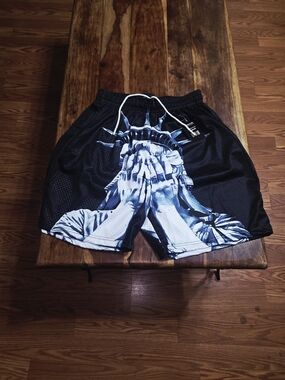 Corrupted Creative Men's Black Athletic Shorts